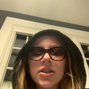 Meet your Posher, Ellery